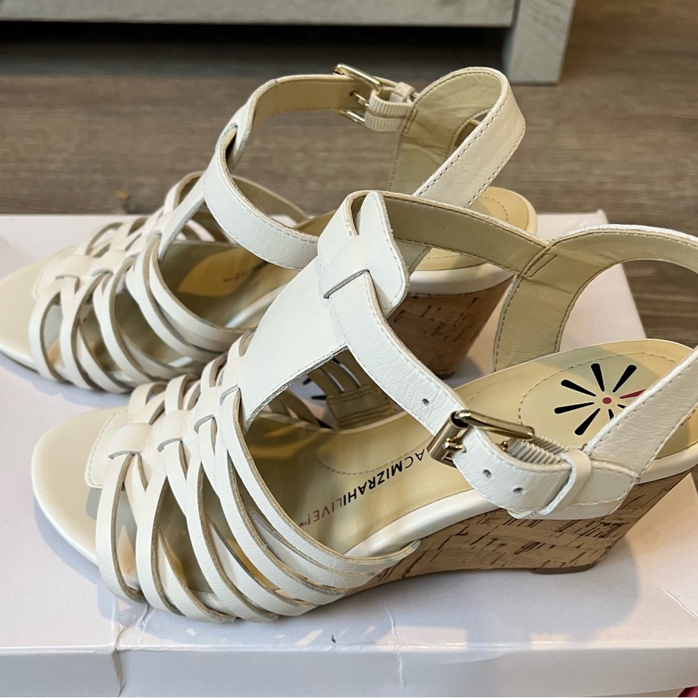 Brand New with Box Isaac Mizrahi Fisherman’s Wedge size 6.5 - Picture 3 of 6